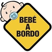Estoy viendo una pegatina diseñada para vehículos que lleva el mensaje Bebé a Bordo. La pegatina tiene forma de rombo y mide 15 x 15 centímetros, lo que la hace lo suficientemente grande para ser visible desde una distancia adecuada, asegurando que otros conductores sean conscientes de que hay un pequeño pasajero en el vehículo.

El material del que está hecha es un vinilo de alta calidad, que facilita mucho su aplicación sobre superficies automotrices como coches, camiones o furgonetas. La textura es suave y flexible, permitiendo que se adhiera firmemente sin arrugas ni burbujas. Además, su acabado es resistente a las inclemencias del tiempo, lo que garantiza que mant