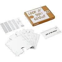 Imagina un accesorio de decoración para el cuarto de un niño que combina funcionalidad con un diseño encantador. El Medidor Altura Niños Pared es un conjunto de espejos que se unen como un rompecabezas, formando una regla vertical que se adhiere a cualquier pared. Estos espejos no solo reflejan la luz, haciendo que la habitación se sienta más amplia y brillante, sino que también están marcados con medidas de altura, permitiendo a los padres seguir el crecimiento de sus hijos de una manera divertida y visualmente atractiva.

Cada pieza del rompecabezas es un segmento del espejo, con bordes suaves y seguros para que los niños puedan interactuar con él sin riesgo. Las piezas